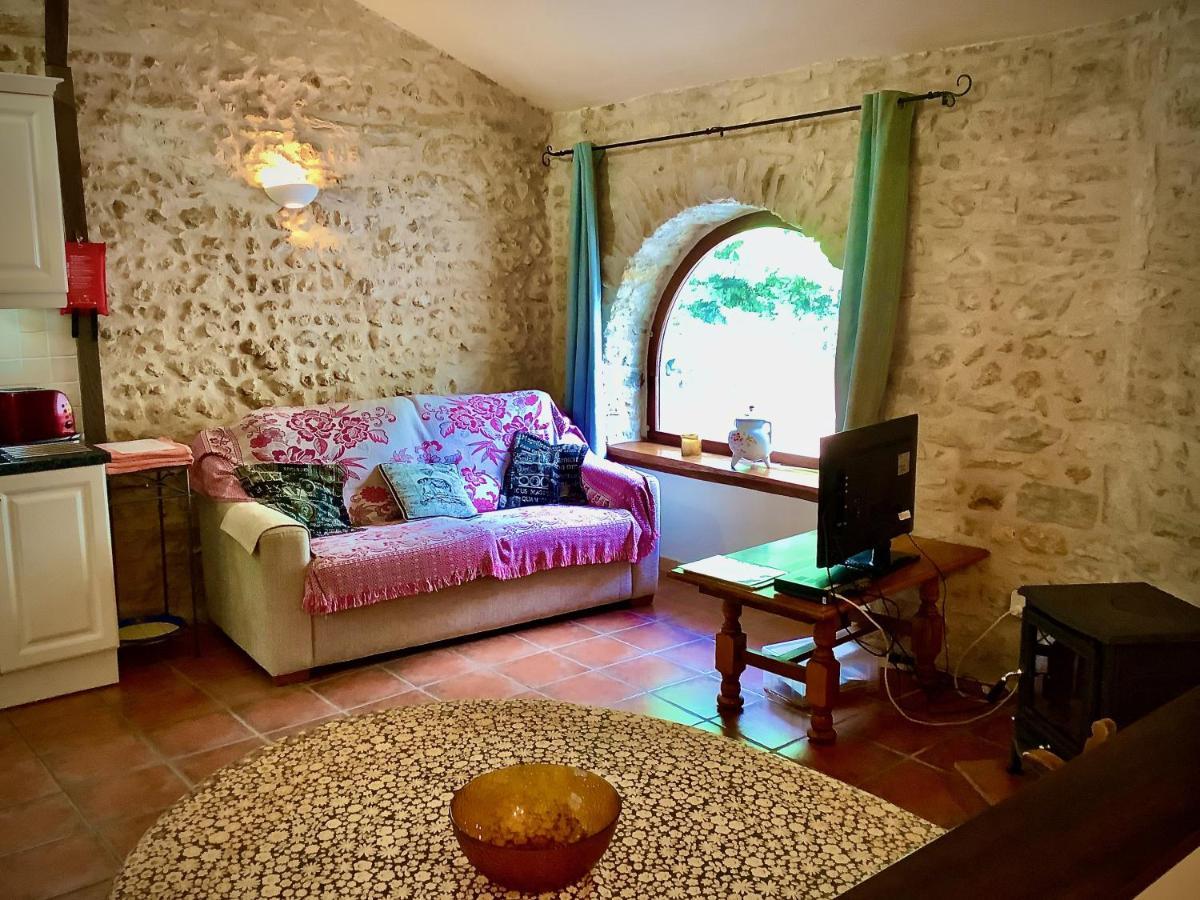 Wisteria & Jasmine Villa Genouille  Екстериор снимка